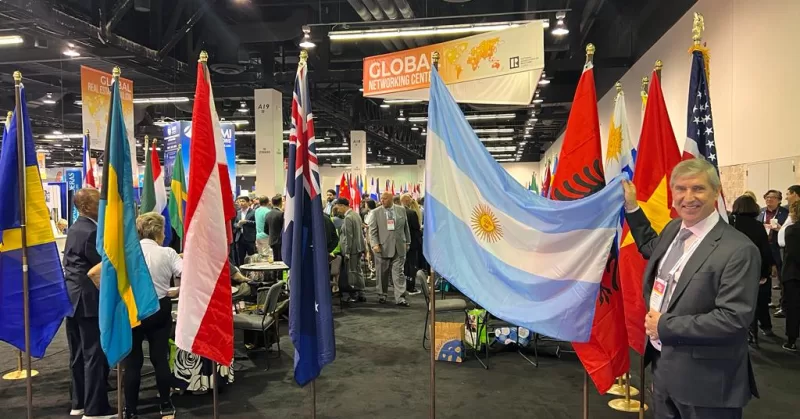 Surwal dijo presente en el Congreso de la NAR de Los Ángeles, EEUU